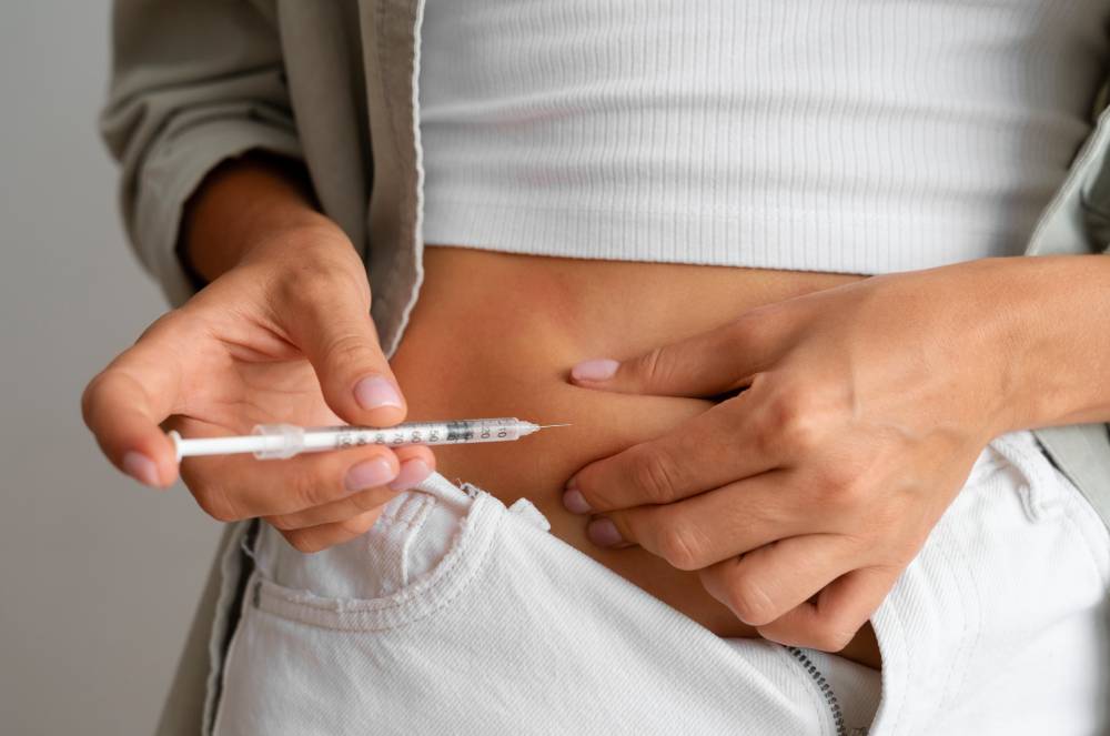 Canetas emagrecedoras e exageros de fim de ano: por que o risco de passar mal aumenta?